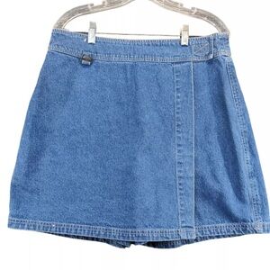 Tapemeasure vintage Blue Denim Skort size 14 (would fit a 10/12 best)